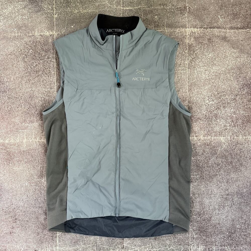 Men's Arc'teryx Atom LT Zip Up Alpine Pastel Blue Light Puffer Vest Jacket Sz M